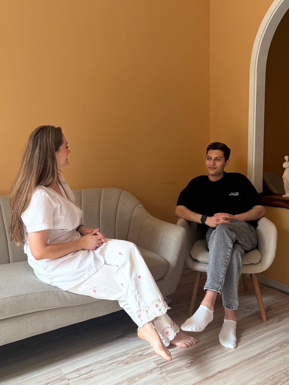 Spa de Guerison Client communication man
